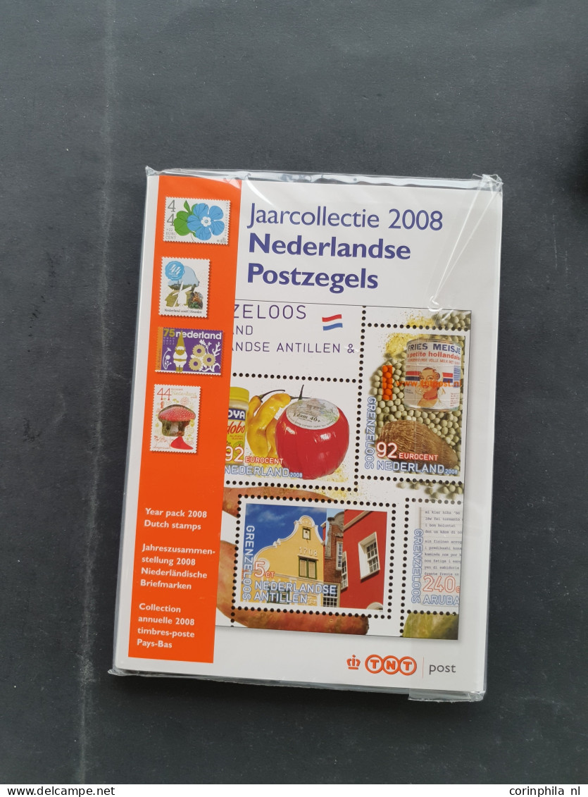 2002-2022 nominaal w.b. ca. €860, NL1 (ca. 1900x), Internationaal (ca. 310x) en Kerst (ca. 360x) in jaarsets en schoenen