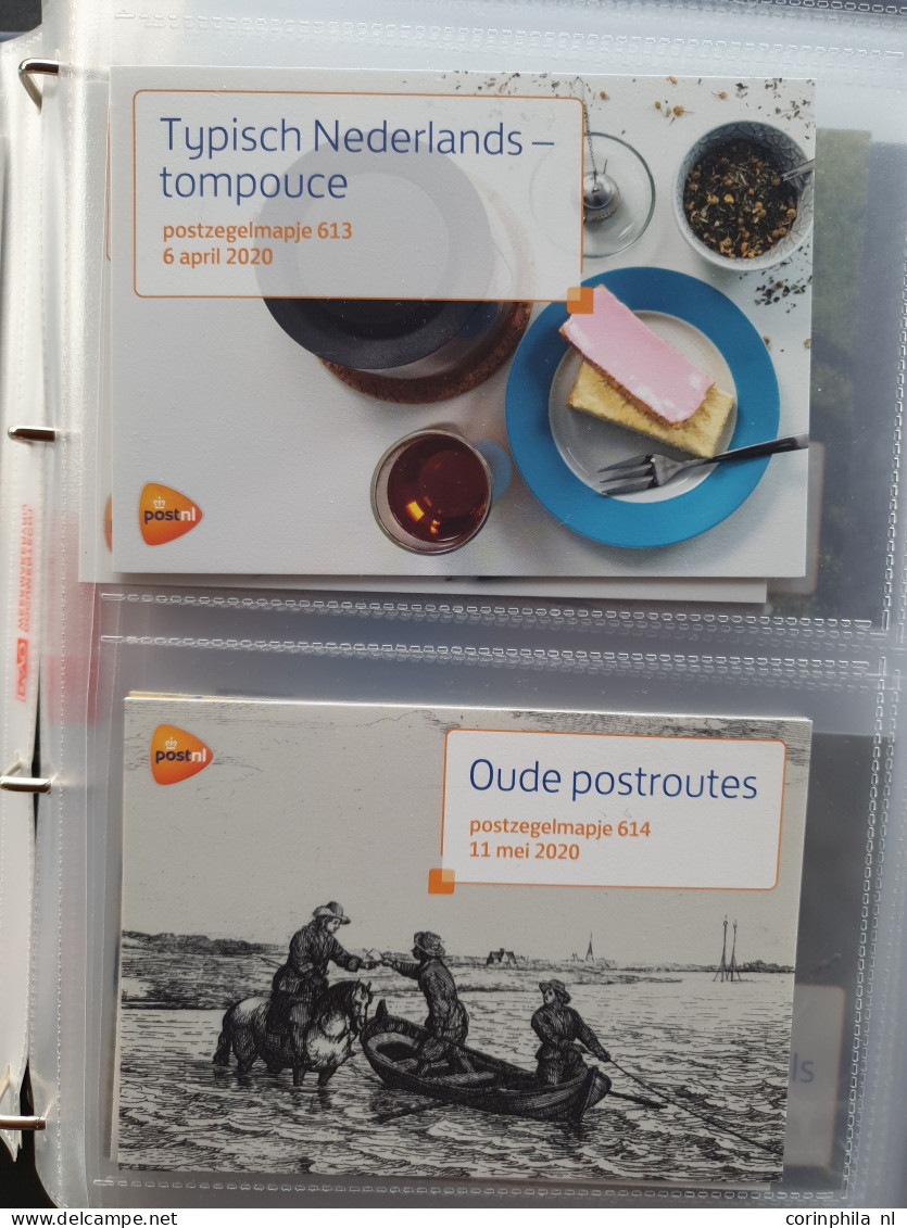 2002-2023 Nominaal In Postzegelmapjes W.b. Ca. €450, NL1 (ca. 1300x), Internationaal (ca. 175x) En Kerst (ca. 160x) In 1 - Colecciones Completas