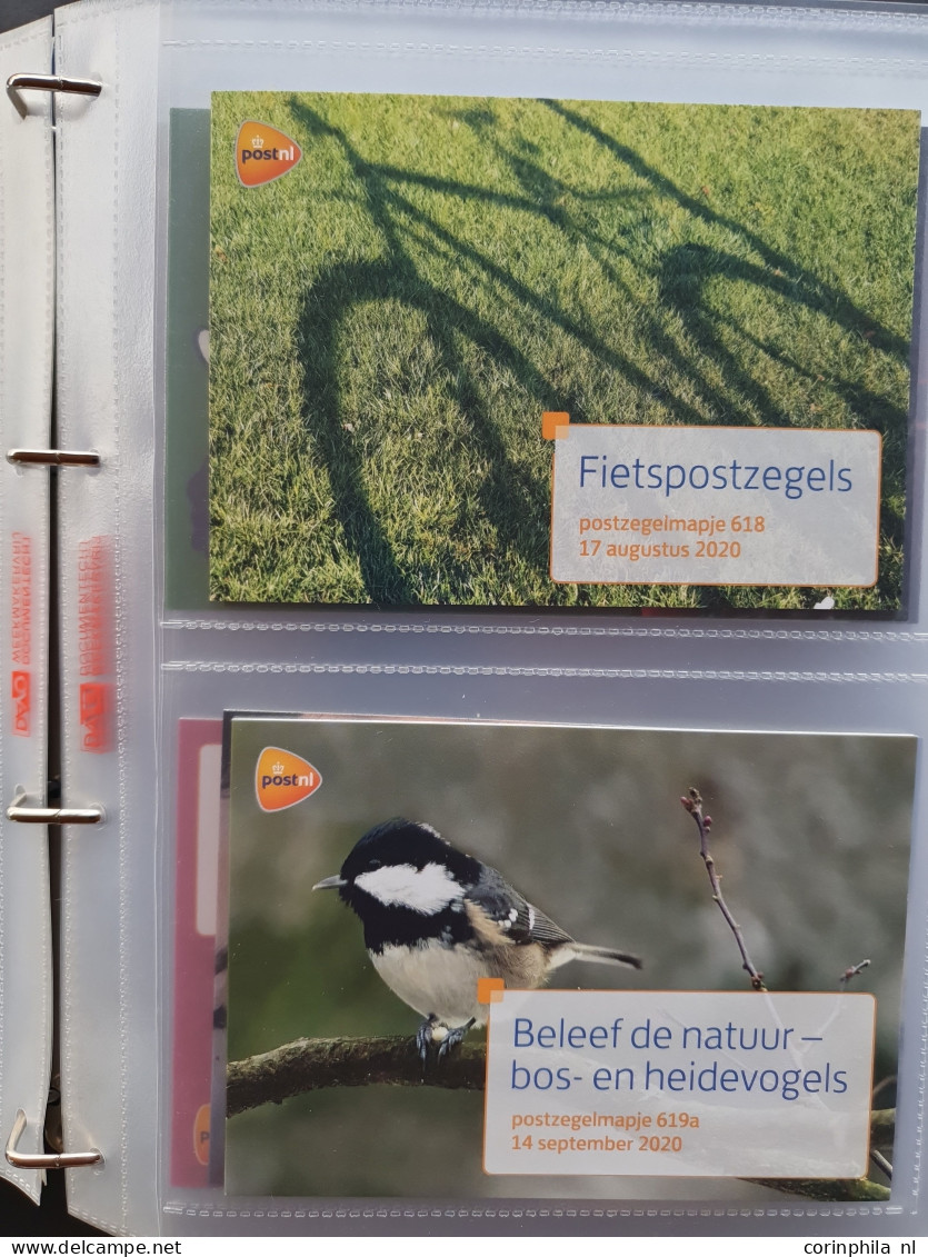 2002-2023 Nominaal In Postzegelmapjes W.b. Ca. €450, NL1 (ca. 1300x), Internationaal (ca. 175x) En Kerst (ca. 160x) In 1 - Colecciones Completas