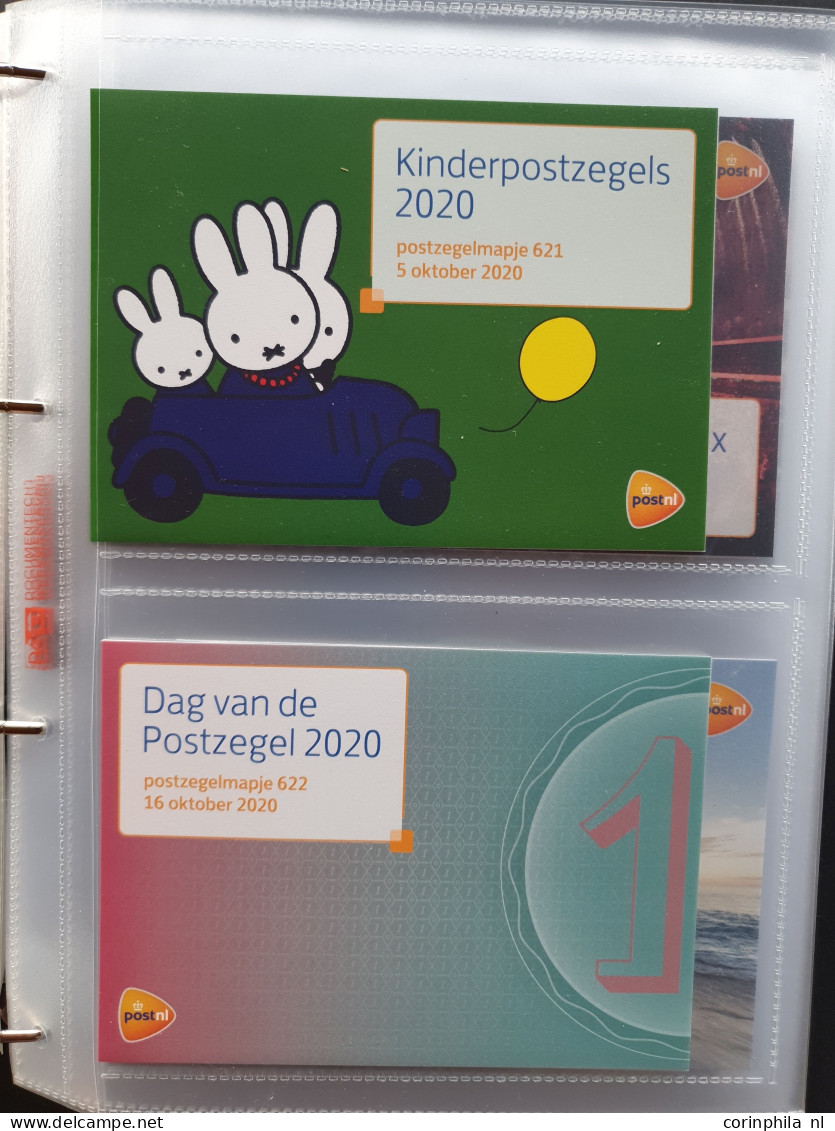 2002-2023 nominaal in postzegelmapjes w.b. ca. €450, NL1 (ca. 1300x), Internationaal (ca. 175x) en Kerst (ca. 160x) in 1