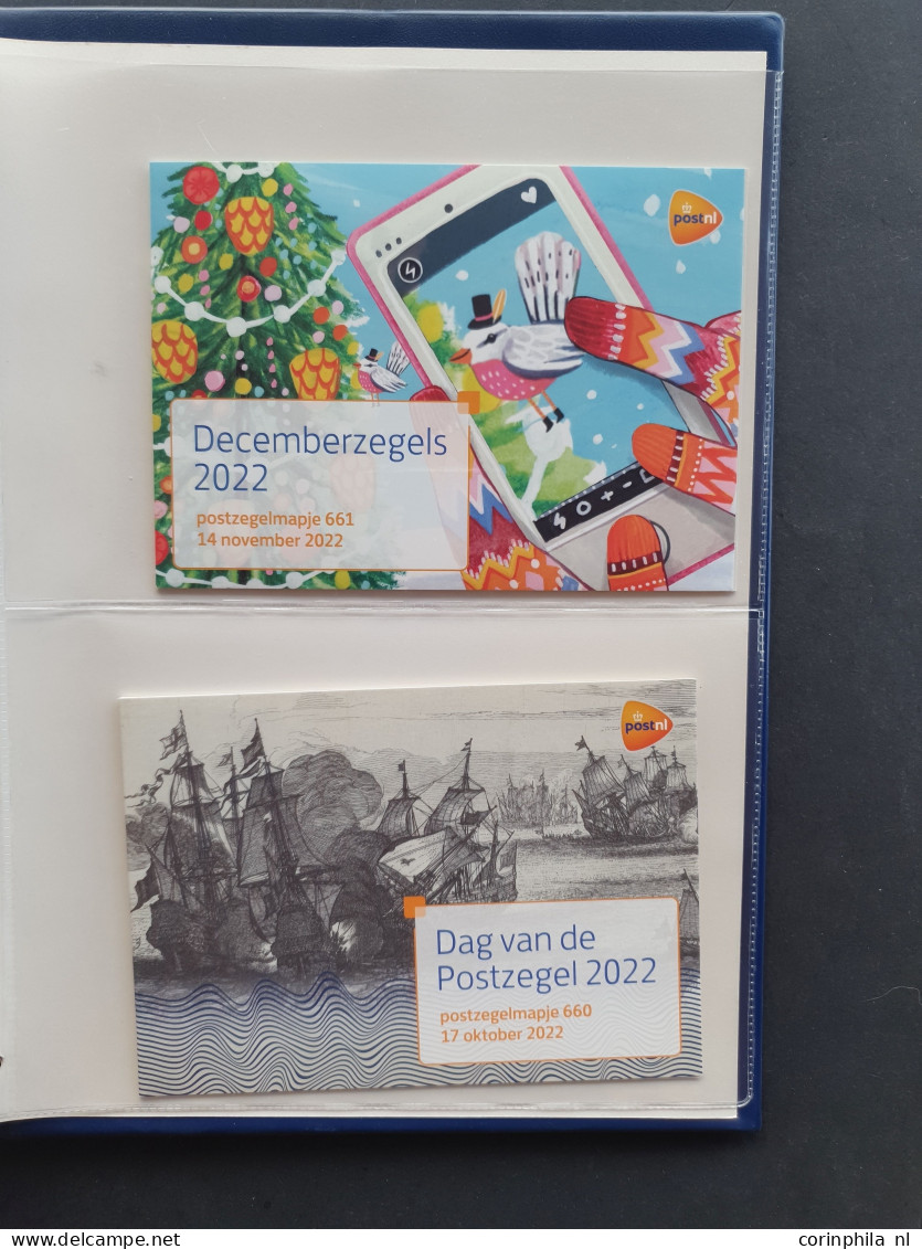 2002-2023 nominaal in postzegelmapjes w.b. ca. €450, NL1 (ca. 1300x), Internationaal (ca. 175x) en Kerst (ca. 160x) in 1