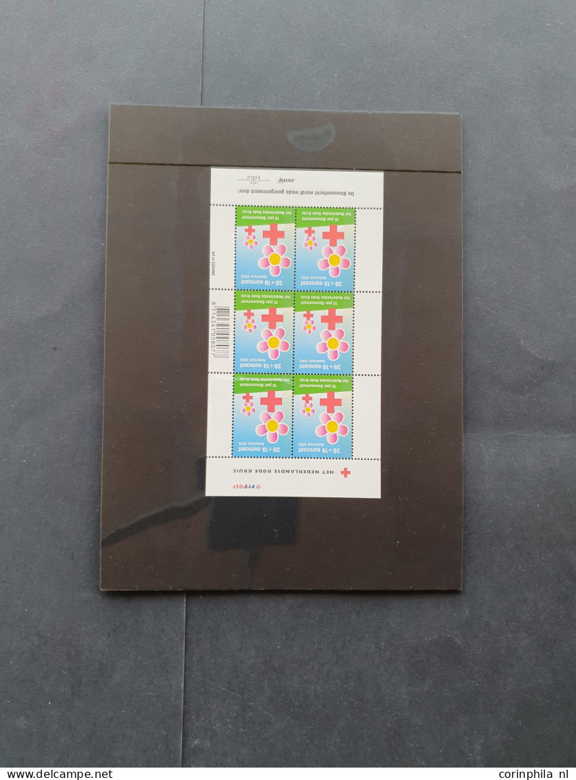 Cover 2002-2012 collectie nominaal in jaarpakketten w.b. €850, NL1 (ca. 450x), Internationaal (ca. 90x) en kerst (ca. 10