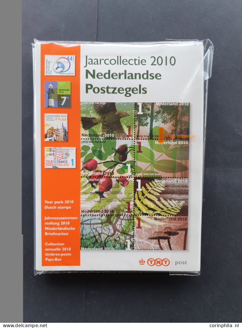 Cover 2002-2012 collectie nominaal in jaarpakketten w.b. €850, NL1 (ca. 450x), Internationaal (ca. 90x) en kerst (ca. 10