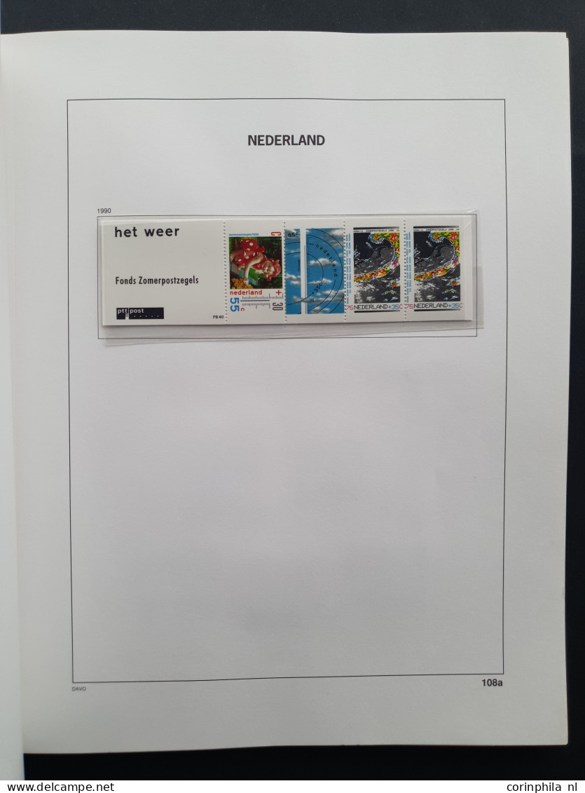 1998-2015 collectie */** w.b. nominaal ruim €400, NL1 (ca. 500x), Internationaal (ca. 70x) en Kerst (ca. 80x) in 3 Davo 