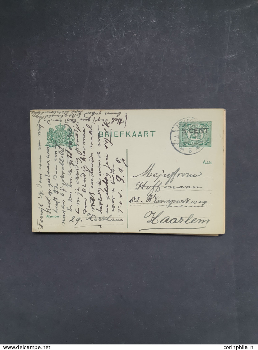 Cover 1916-1950c. briefkaarten alle met opdrukken zowel ongebruikt als gebruikt inclusief doubletten met beter materiaal