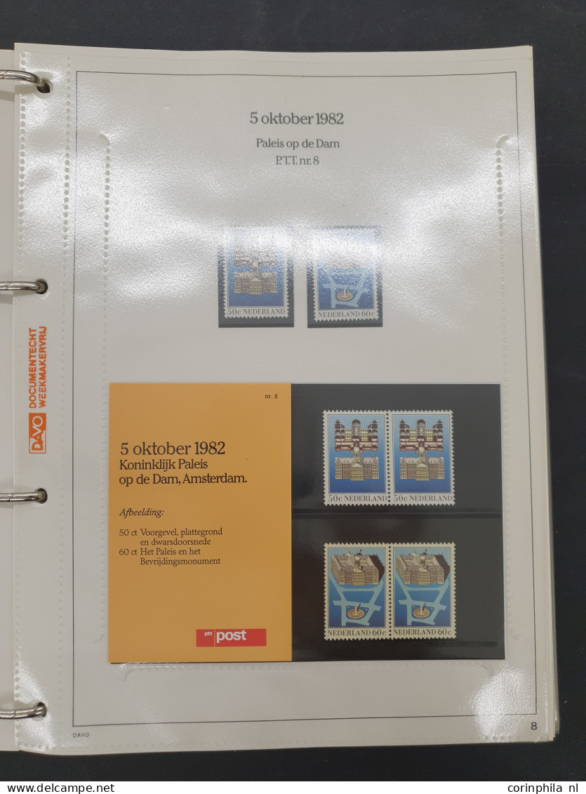 1982-2009 collectie postzegelmapjes en collectie Nederland op Davo bladen w.b. nominaal ca. €800 in 16 albums in 2 dozen