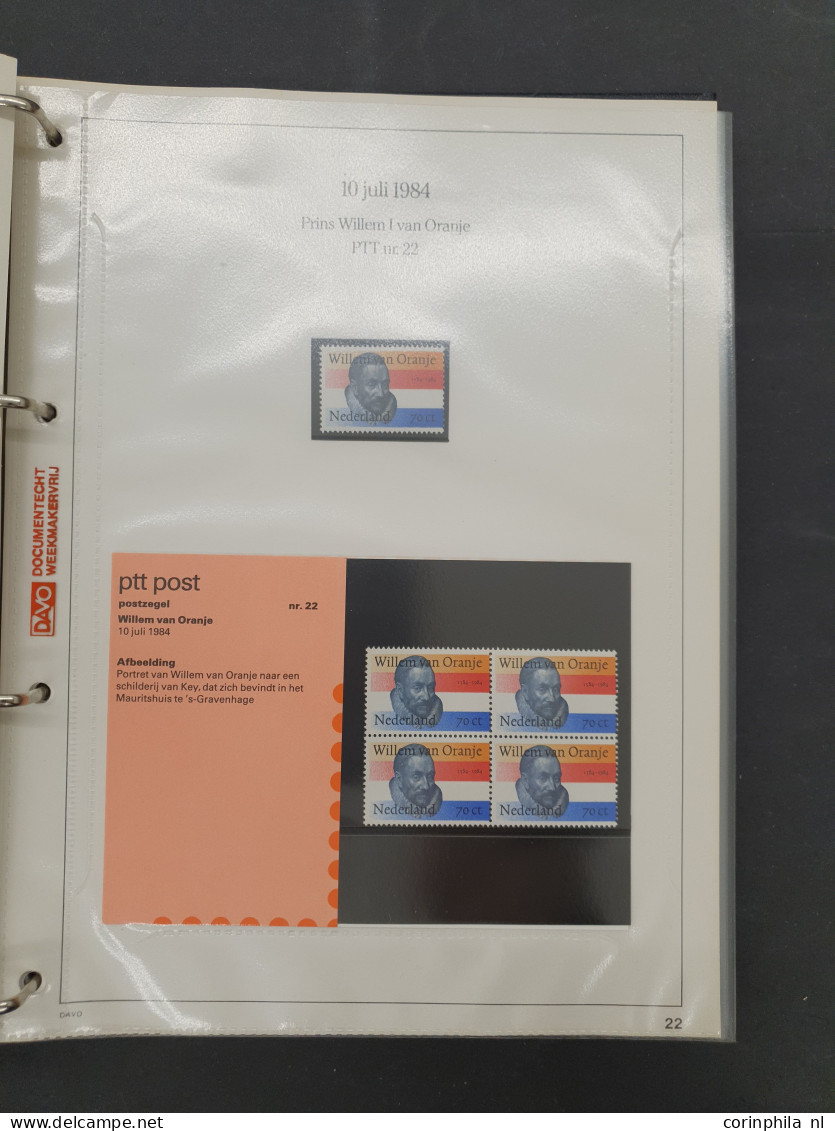 1982-2009 collectie postzegelmapjes en collectie Nederland op Davo bladen w.b. nominaal ca. €800 in 16 albums in 2 dozen