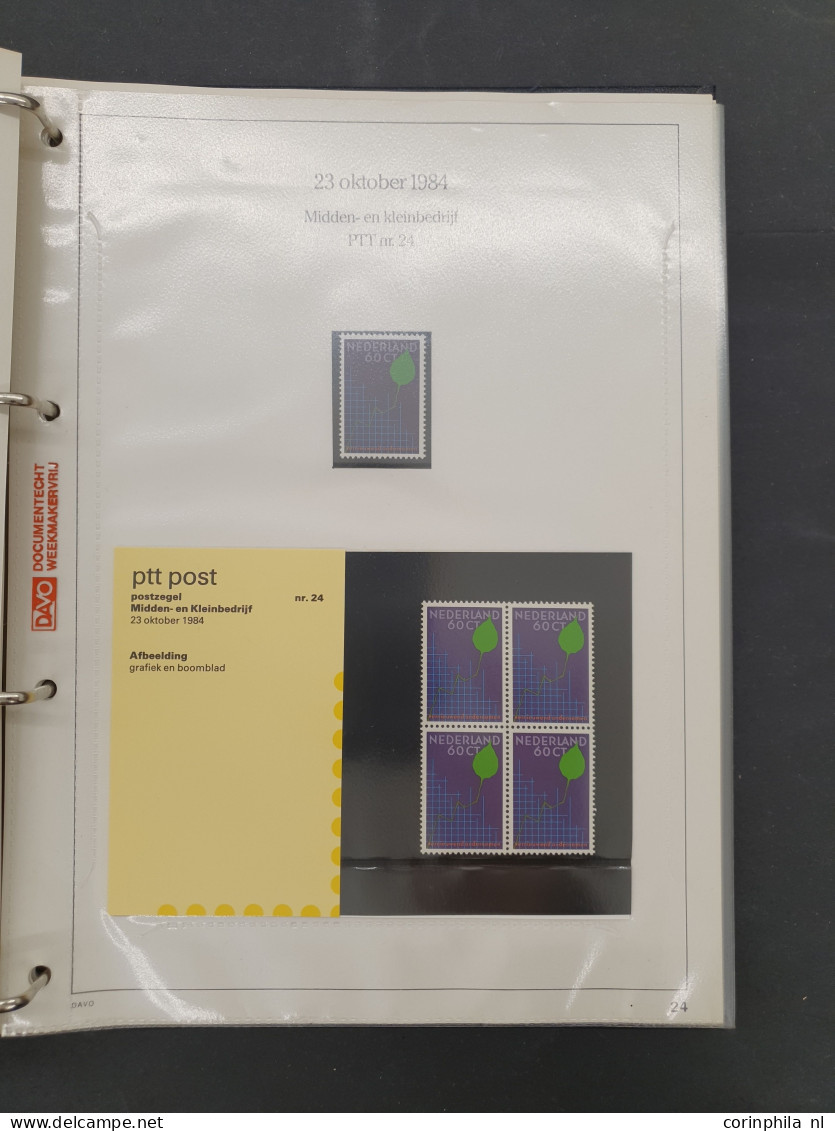 1982-2009 collectie postzegelmapjes en collectie Nederland op Davo bladen w.b. nominaal ca. €800 in 16 albums in 2 dozen
