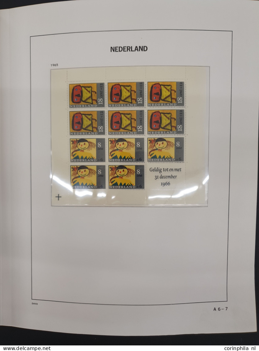 1950-2000 ca., 17 kleine verzamelingen in luxe albums in 2 verhuisdozen