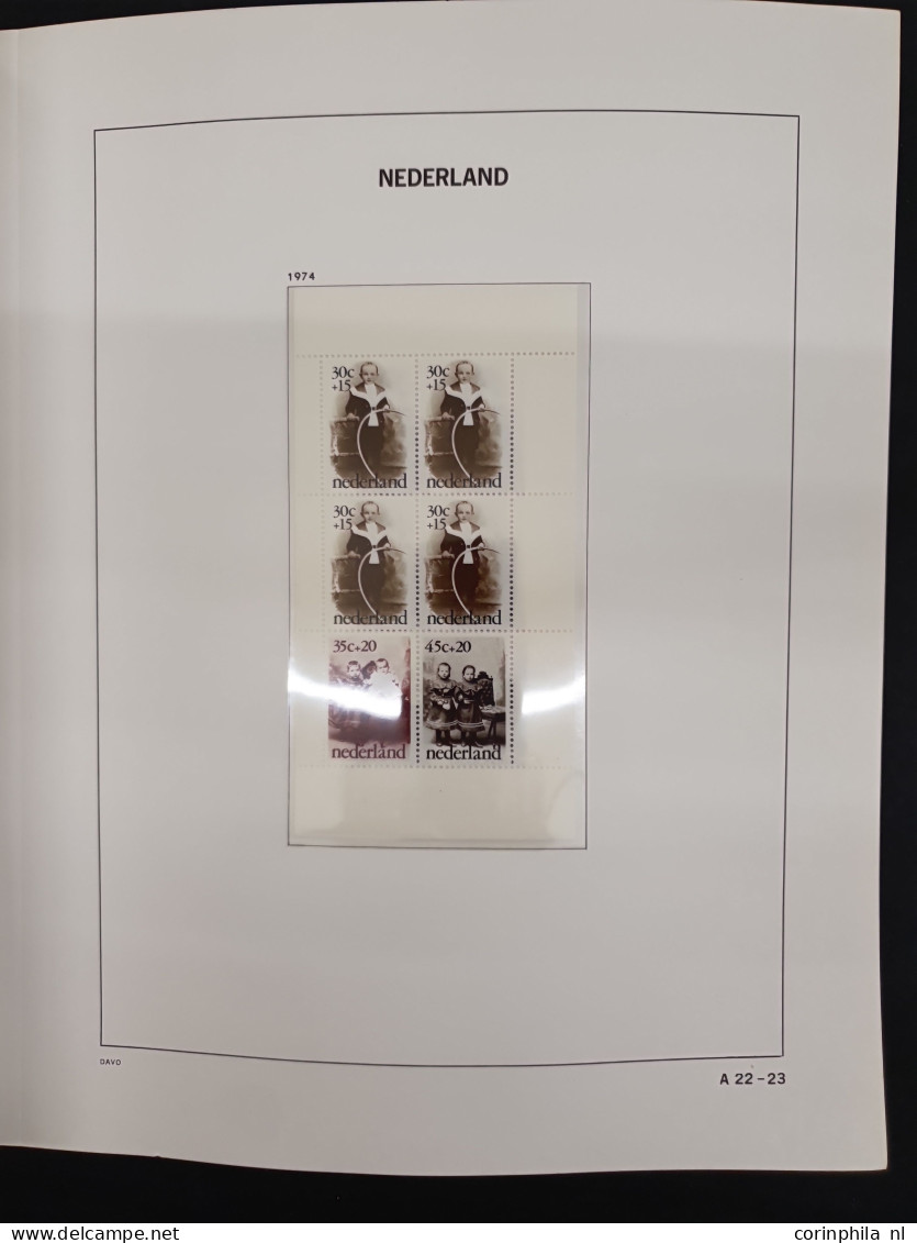 1950-2000 ca., 17 kleine verzamelingen in luxe albums in 2 verhuisdozen