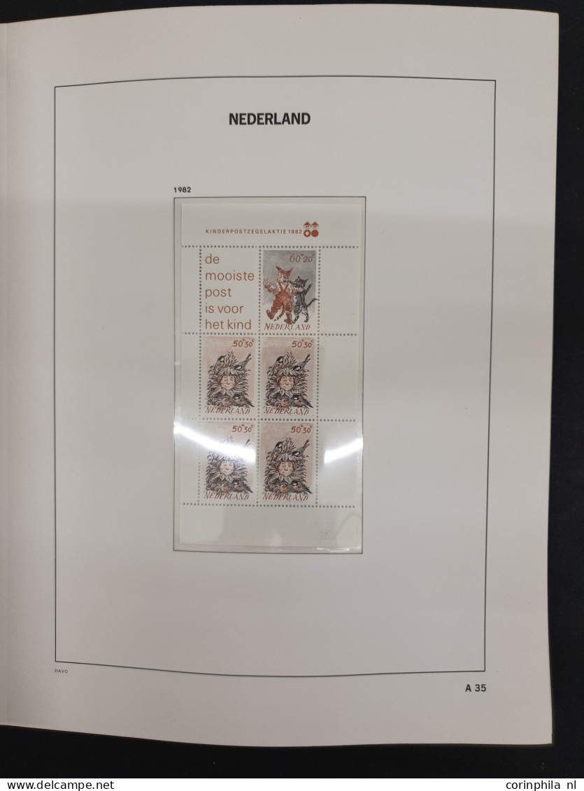 1950-2000 ca., 17 kleine verzamelingen in luxe albums in 2 verhuisdozen
