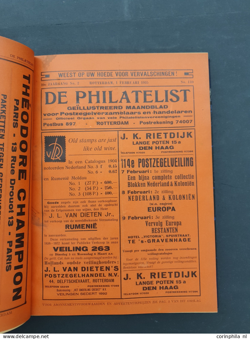 Nederlands Maandblad voor Philatelie vanaf 1921 niet-ingebonden en De Philatelist vanaf 1928 in delen ingebonden in verh