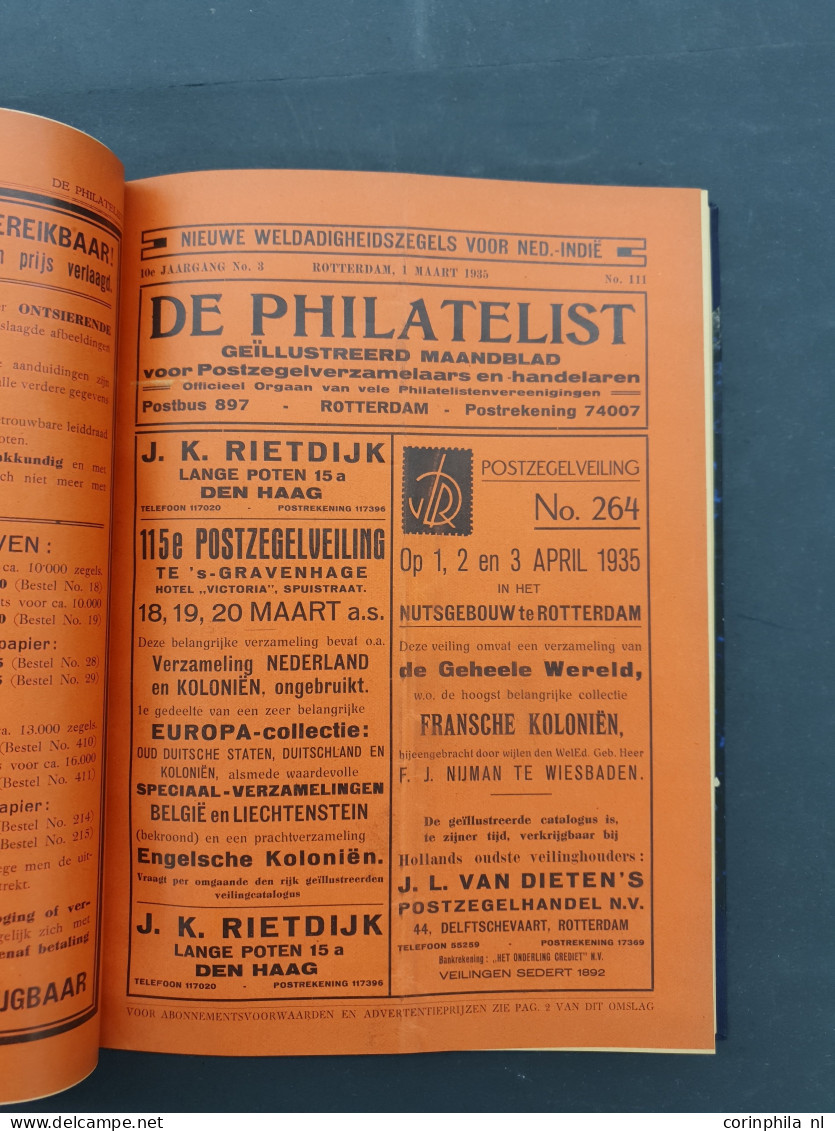 Nederlands Maandblad voor Philatelie vanaf 1921 niet-ingebonden en De Philatelist vanaf 1928 in delen ingebonden in verh