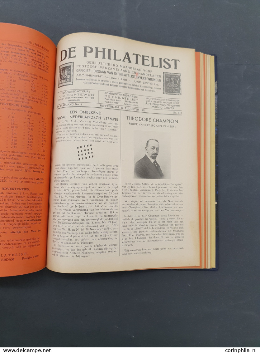 Nederlands Maandblad voor Philatelie vanaf 1921 niet-ingebonden en De Philatelist vanaf 1928 in delen ingebonden in verh