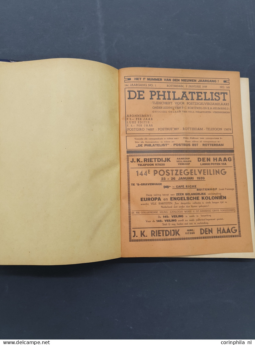 Nederlands Maandblad voor Philatelie vanaf 1921 niet-ingebonden en De Philatelist vanaf 1928 in delen ingebonden in verh