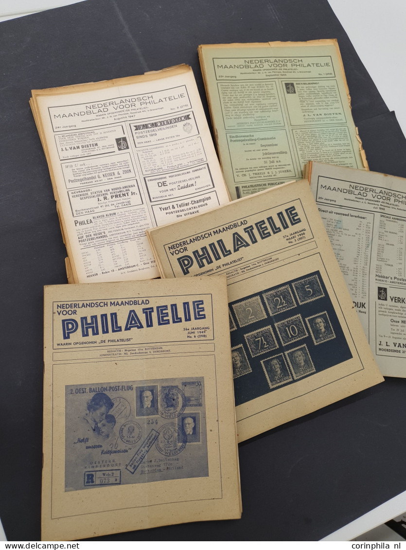 Nederlands Maandblad voor Philatelie vanaf 1921 niet-ingebonden en De Philatelist vanaf 1928 in delen ingebonden in verh