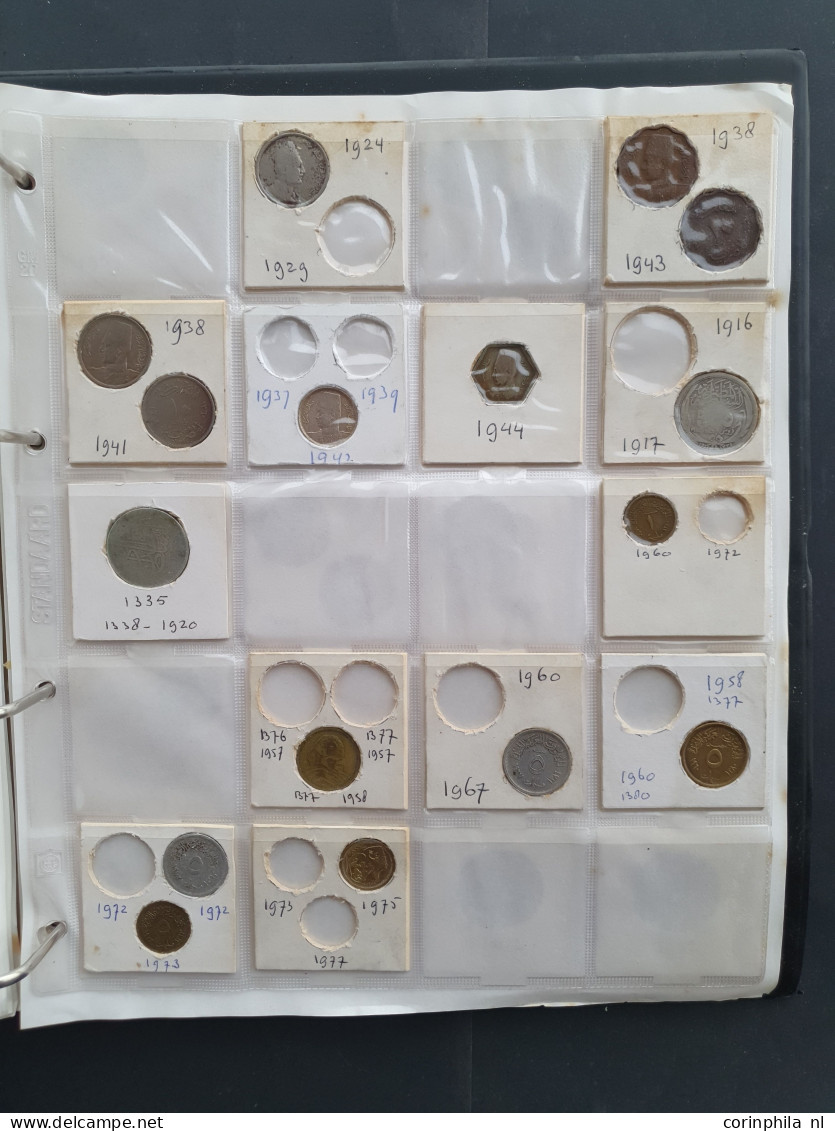 collection Africa 1900-2000 with some silver in two albums