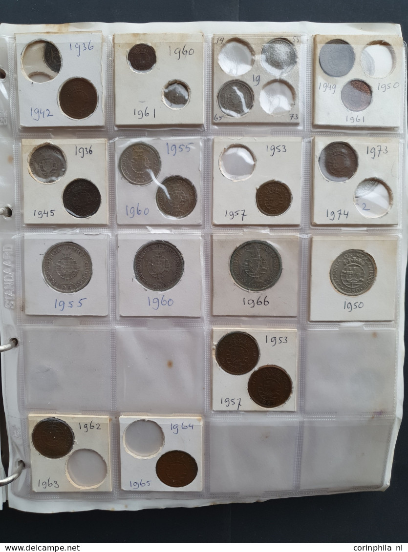 collection Africa 1900-2000 with some silver in two albums