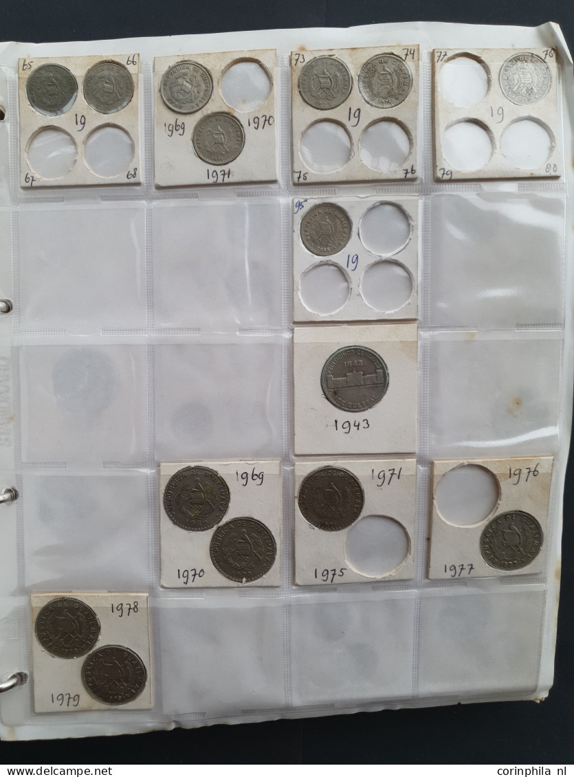 collection Middle and South America 1800-2000 with some silver, among which Mexico 8 Reales 1809 TH in 3 albums