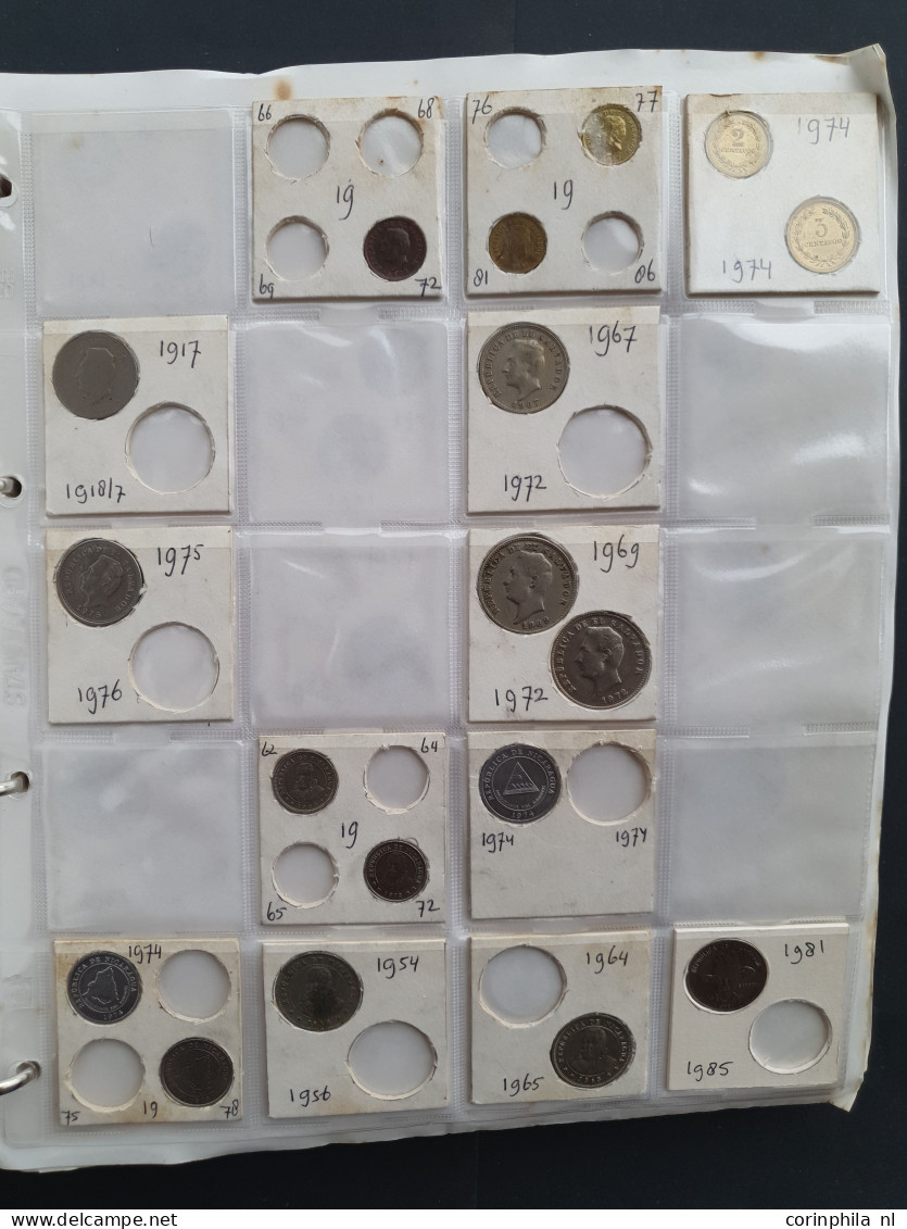 collection Middle and South America 1800-2000 with some silver, among which Mexico 8 Reales 1809 TH in 3 albums