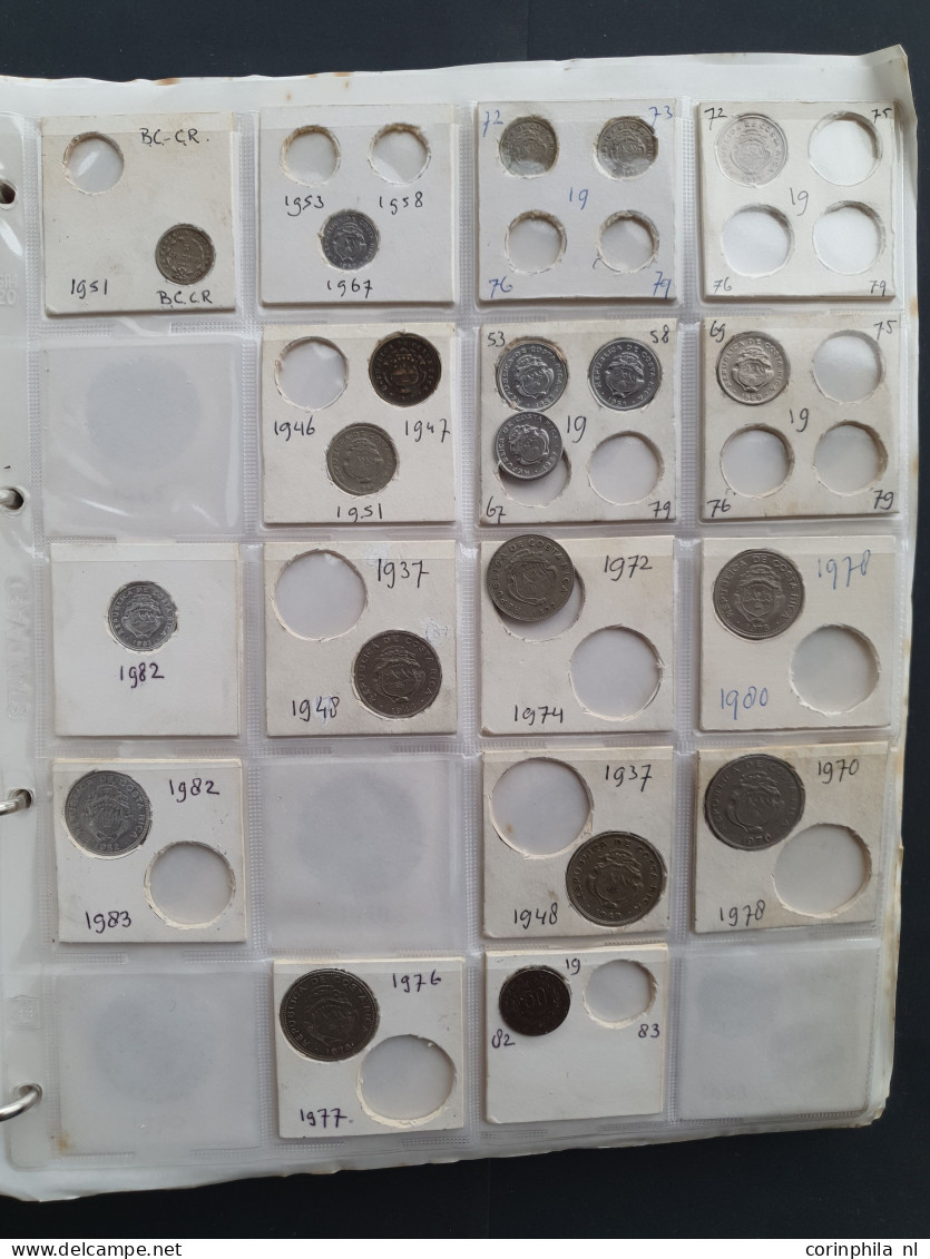 collection Middle and South America 1800-2000 with some silver, among which Mexico 8 Reales 1809 TH in 3 albums