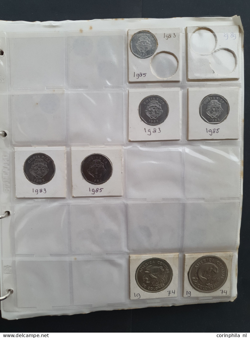 collection Middle and South America 1800-2000 with some silver, among which Mexico 8 Reales 1809 TH in 3 albums