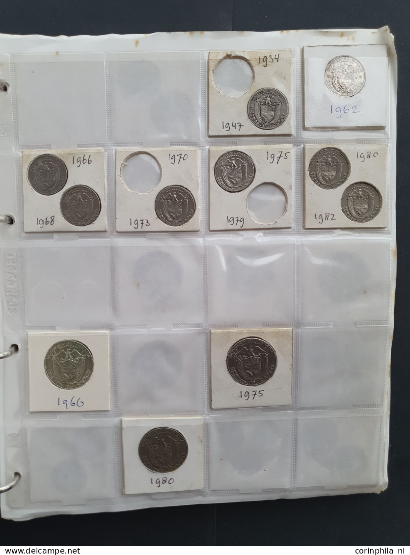 collection Middle and South America 1800-2000 with some silver, among which Mexico 8 Reales 1809 TH in 3 albums