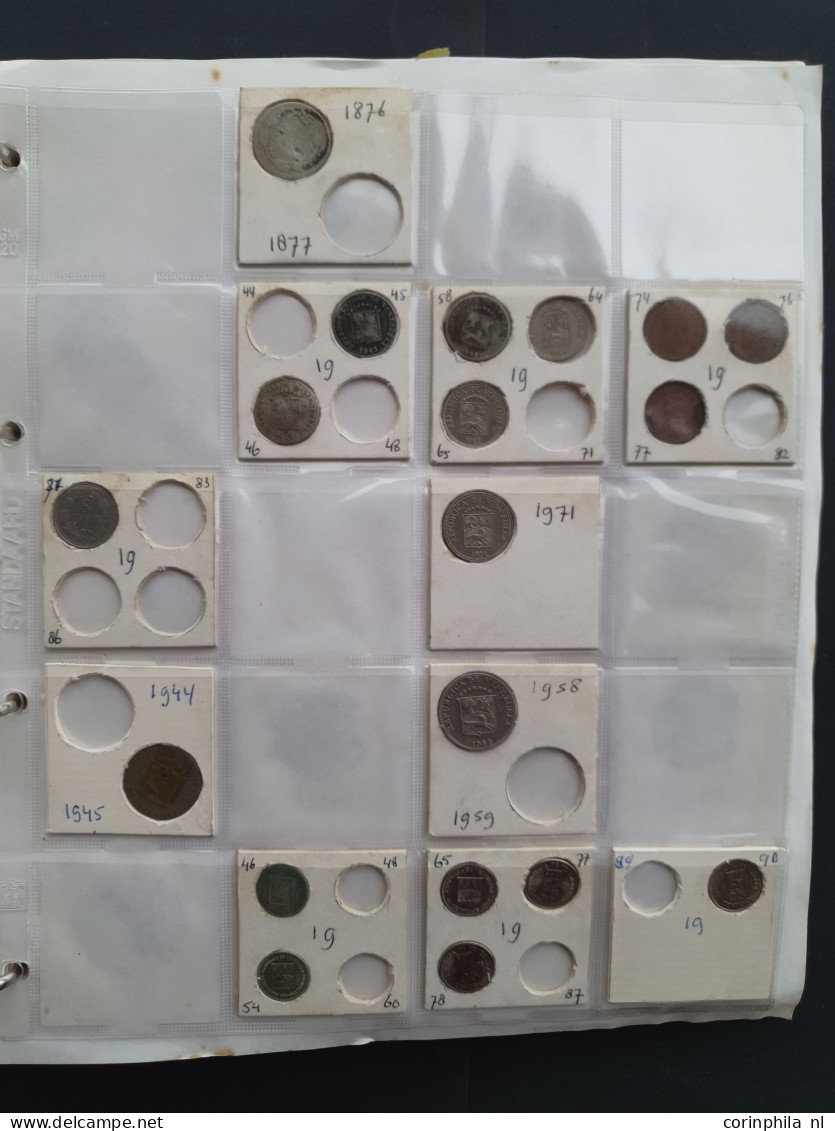 collection Middle and South America 1800-2000 with some silver, among which Mexico 8 Reales 1809 TH in 3 albums