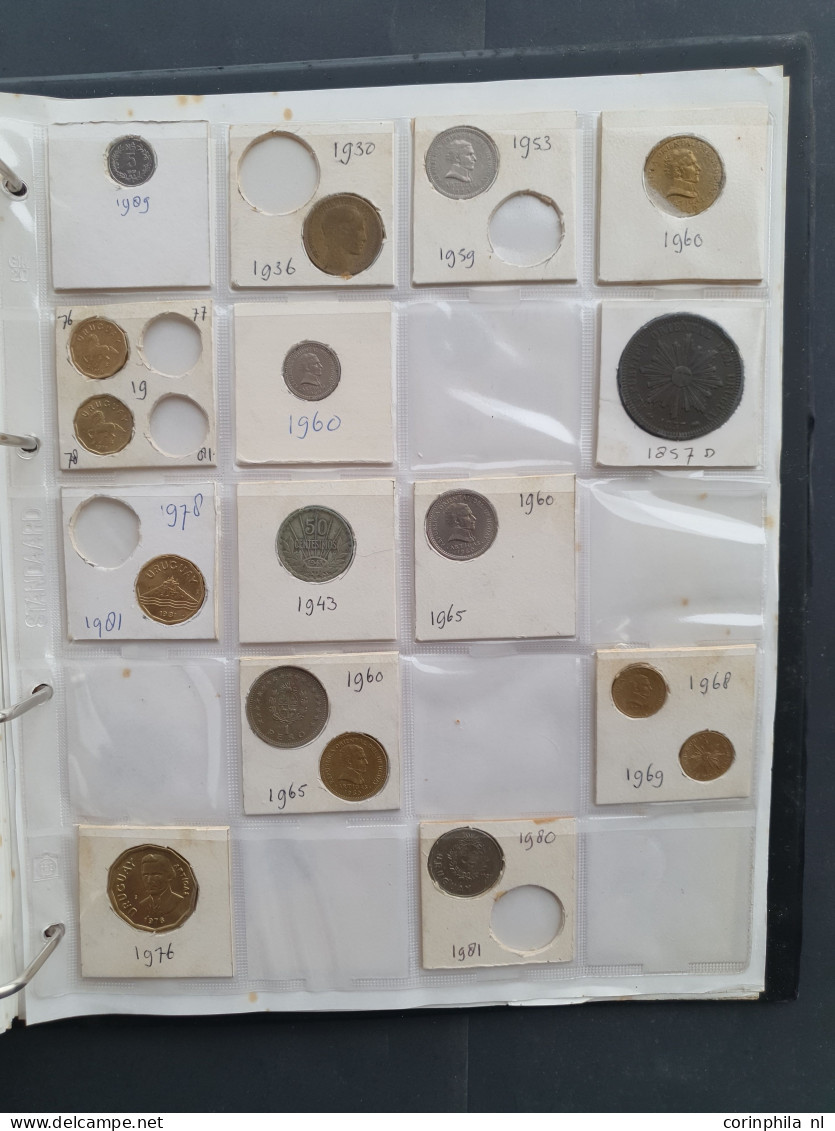 collection Middle and South America 1800-2000 with some silver, among which Mexico 8 Reales 1809 TH in 3 albums