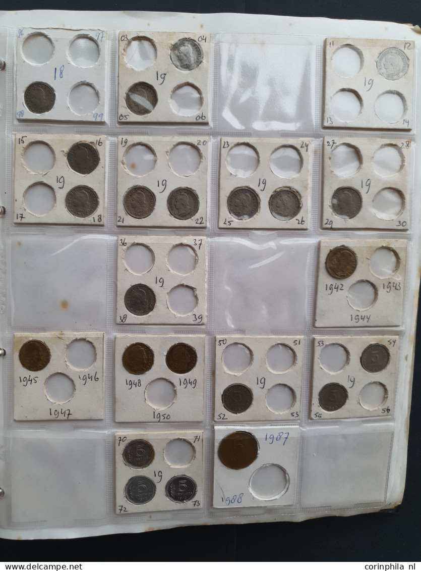 collection Middle and South America 1800-2000 with some silver, among which Mexico 8 Reales 1809 TH in 3 albums