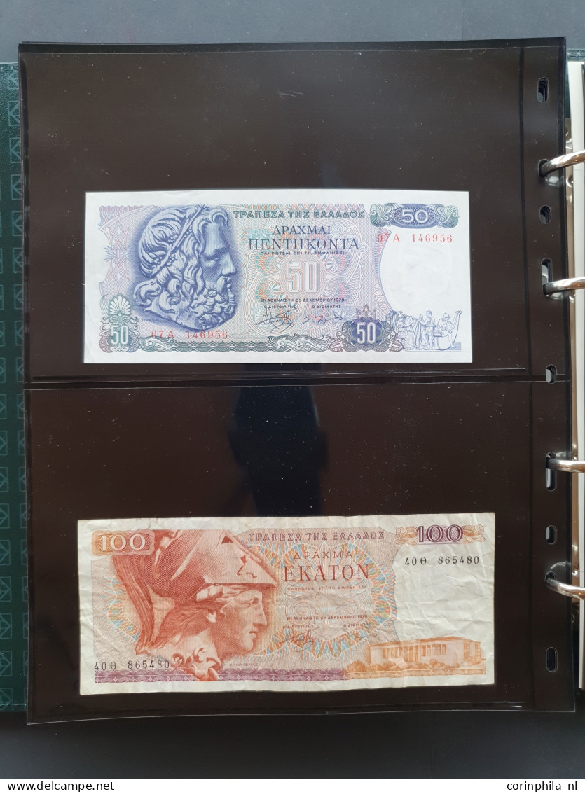 kleine verzameling bankbiljetten wereld met o.a. Ceylon 100, 50 en 20 (2) rupees 1979 in UNC in album