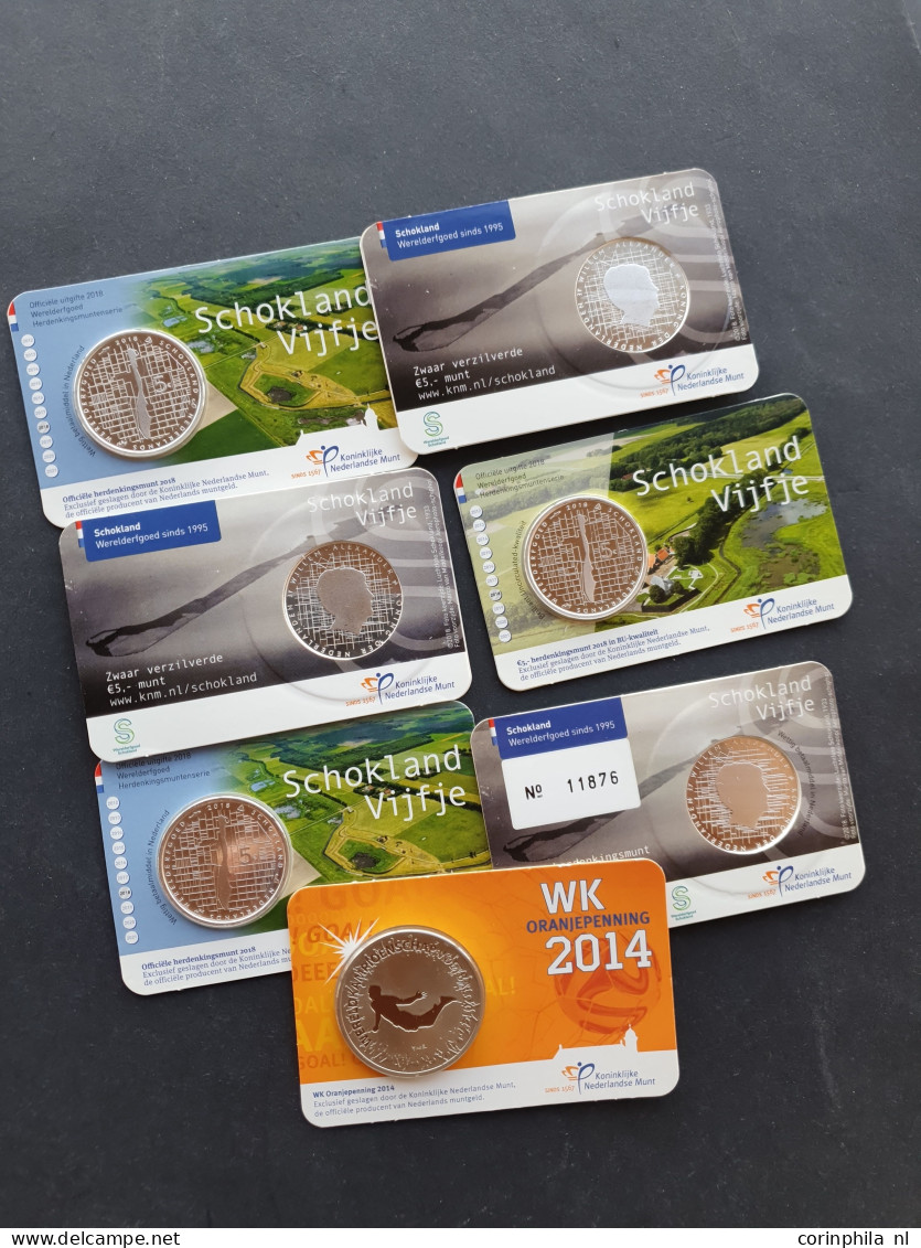 coincards 5 en 2 Euro vnl. Nederland en met iets Europa (795 stuks) in plastic sorteerbakken