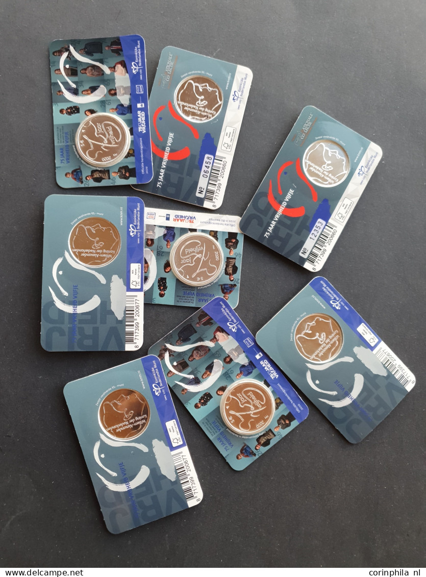 coincards 5 en 2 Euro vnl. Nederland en met iets Europa (795 stuks) in plastic sorteerbakken