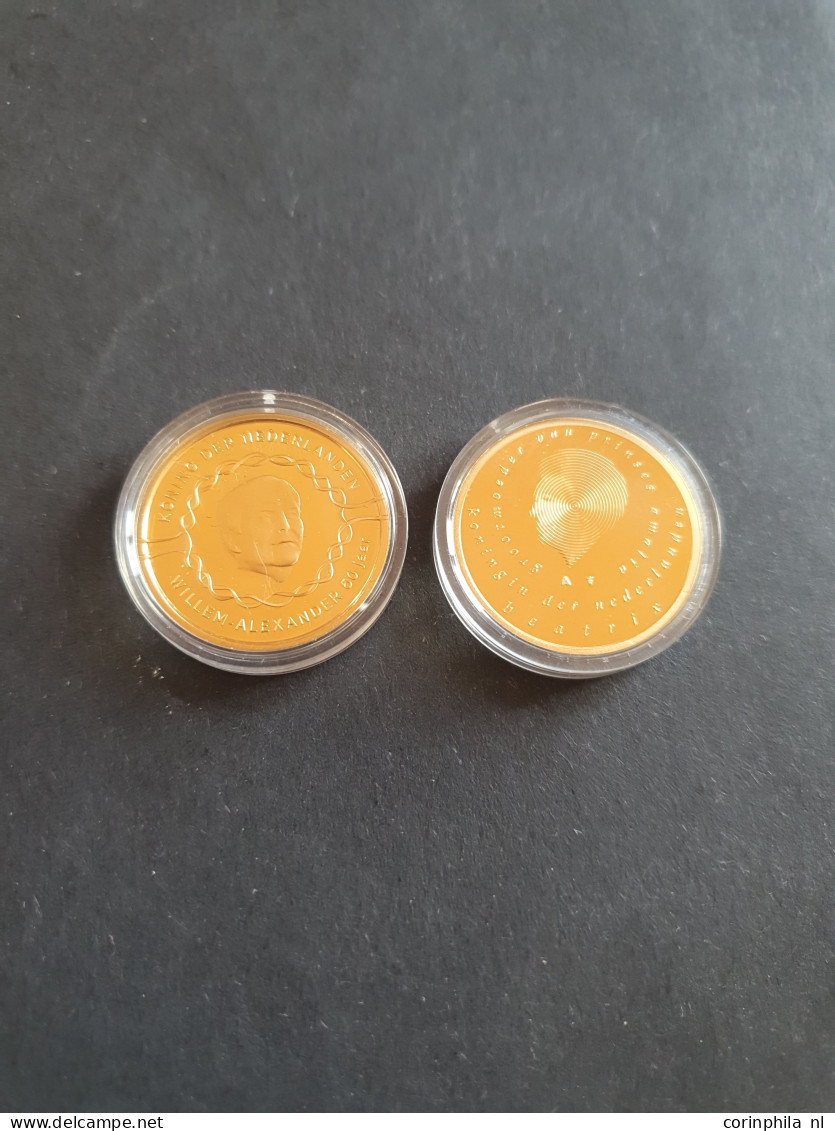 20 Euro 2004 En (2 Stuks) - Geboortemunt 2004 En Verjaardagsmunt 2017 – Goud 13.44gr. 0.900 – Proof In Capsules In Doosj - Other & Unclassified