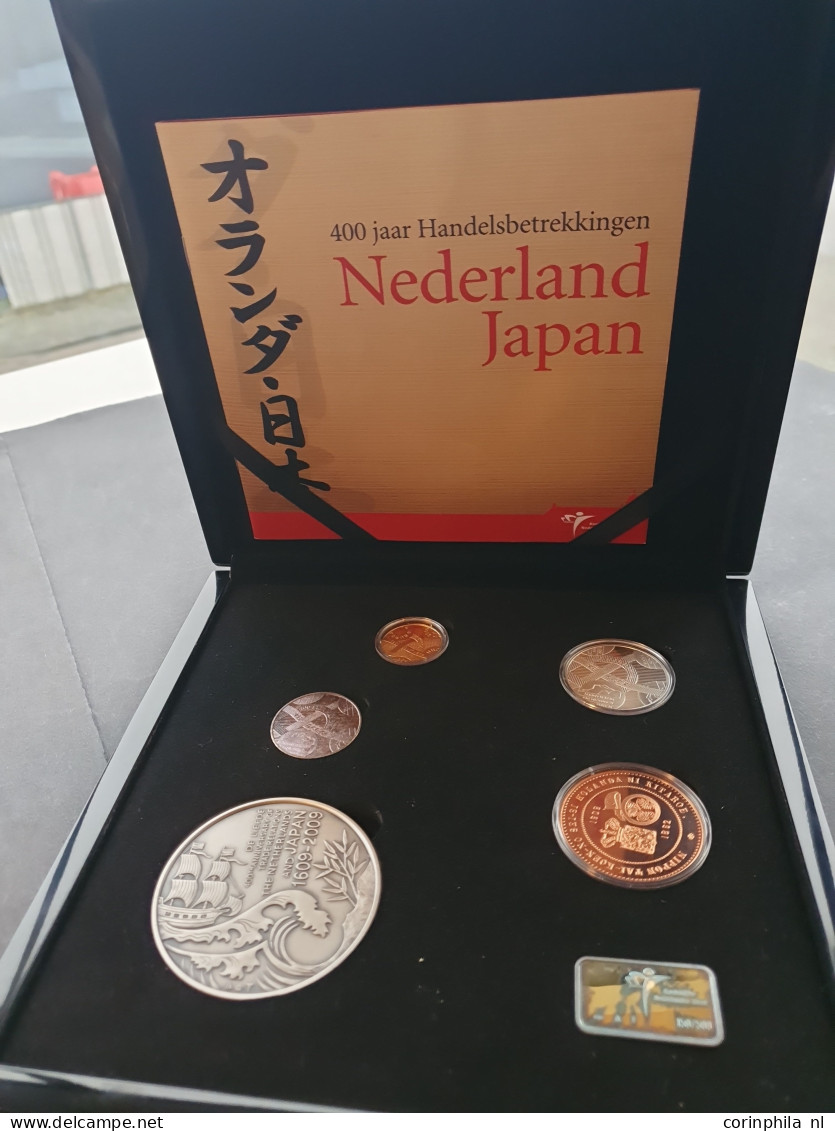 Muntset 400 Jaar Handelsbetrekkingen Nederland Japan 2009 Met Gouden 10 Euro – Goud 6.72gr. 0.900 – Proof In Originele V - Other & Unclassified