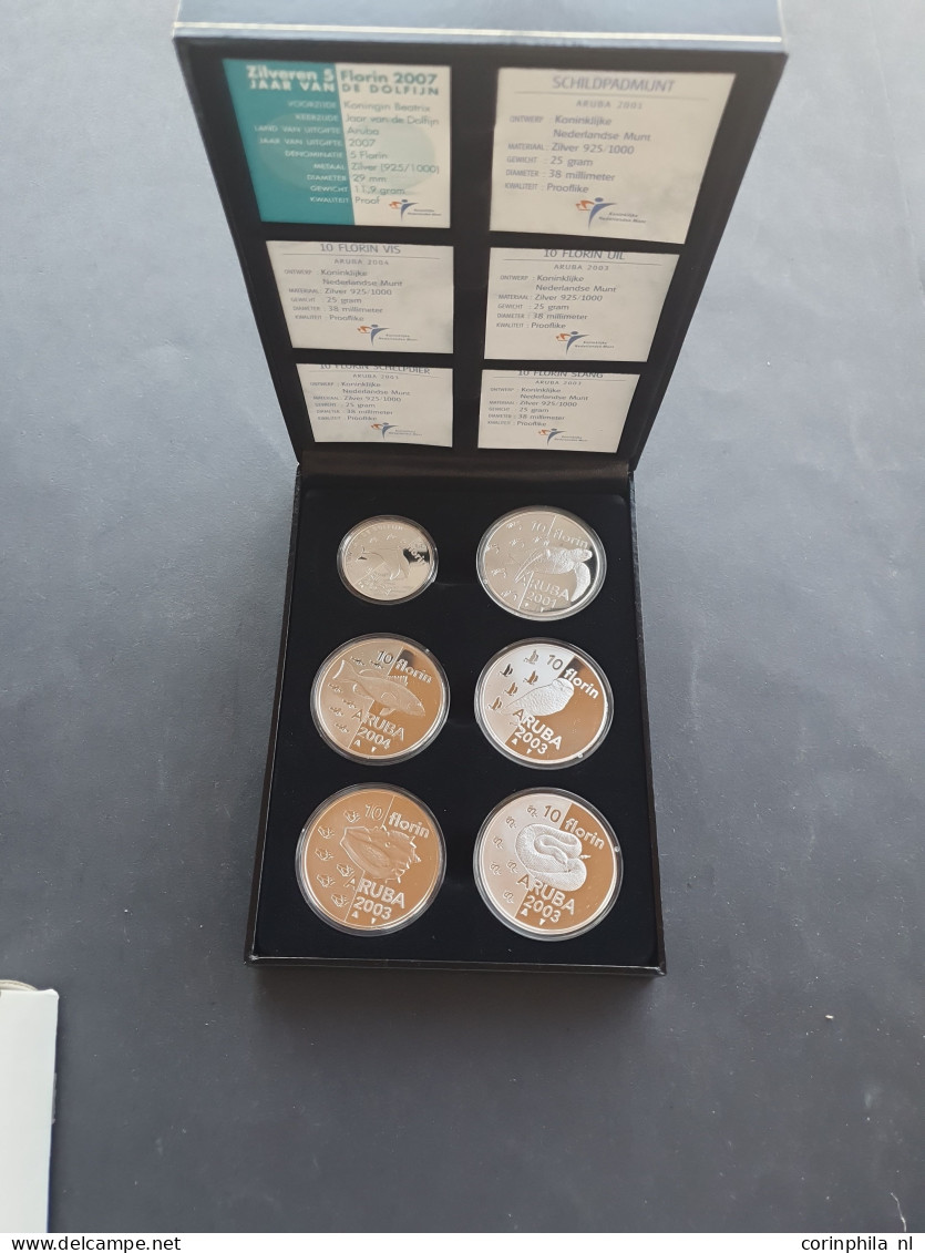 collection mainly silver Euro memorial coins in boxes with certificates (137 pieces), among which Austria (18), France (