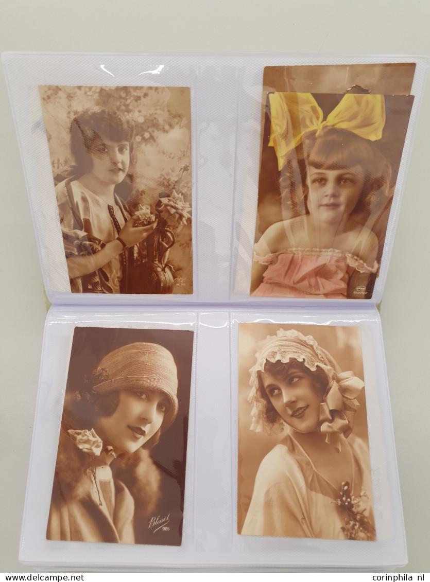 Cover Fantasy, approx. 400 postcards with better material (embossed, scenes) in 2 small albums