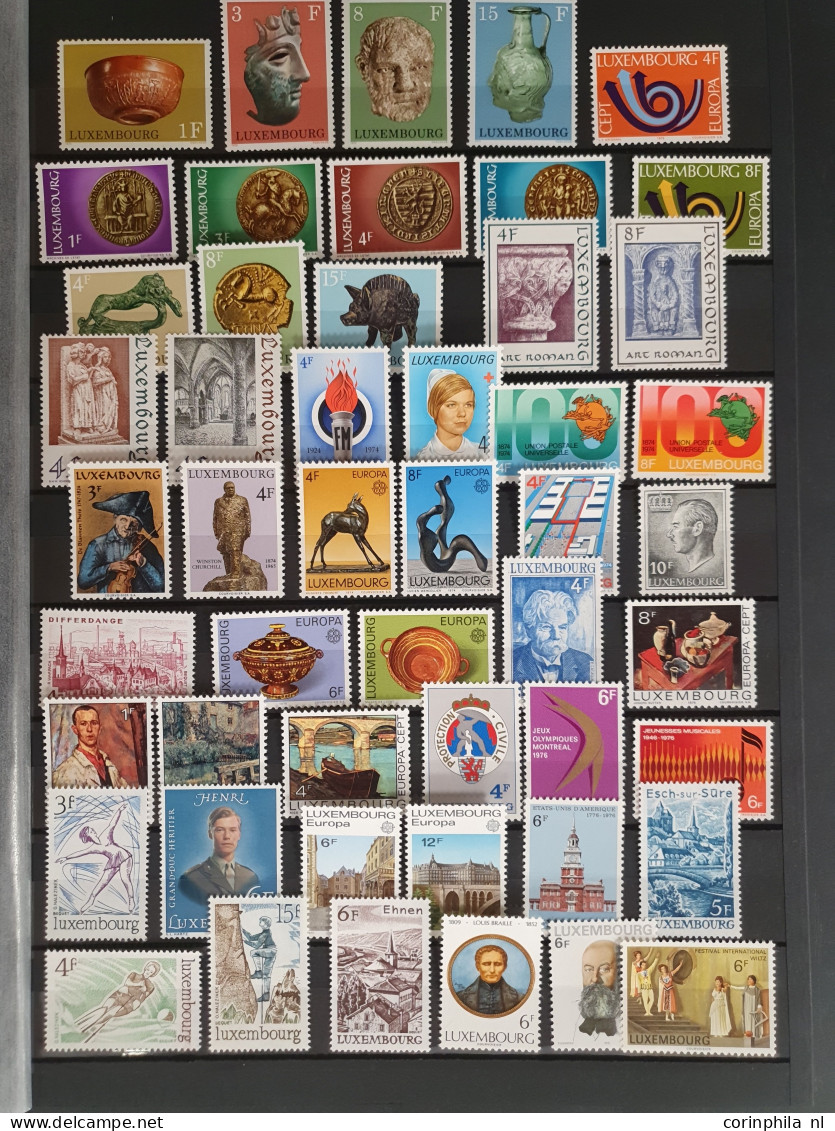 1877c. onwards mostly ** material including Finland, San Marino, Yugoslavia, GDR, Czechoslovakia, Romania etc. 2 stockbo