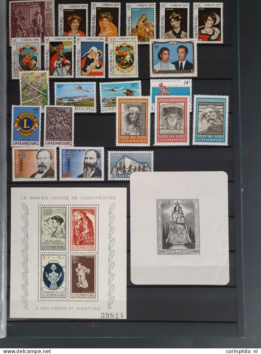 1877c. onwards mostly ** material including Finland, San Marino, Yugoslavia, GDR, Czechoslovakia, Romania etc. 2 stockbo