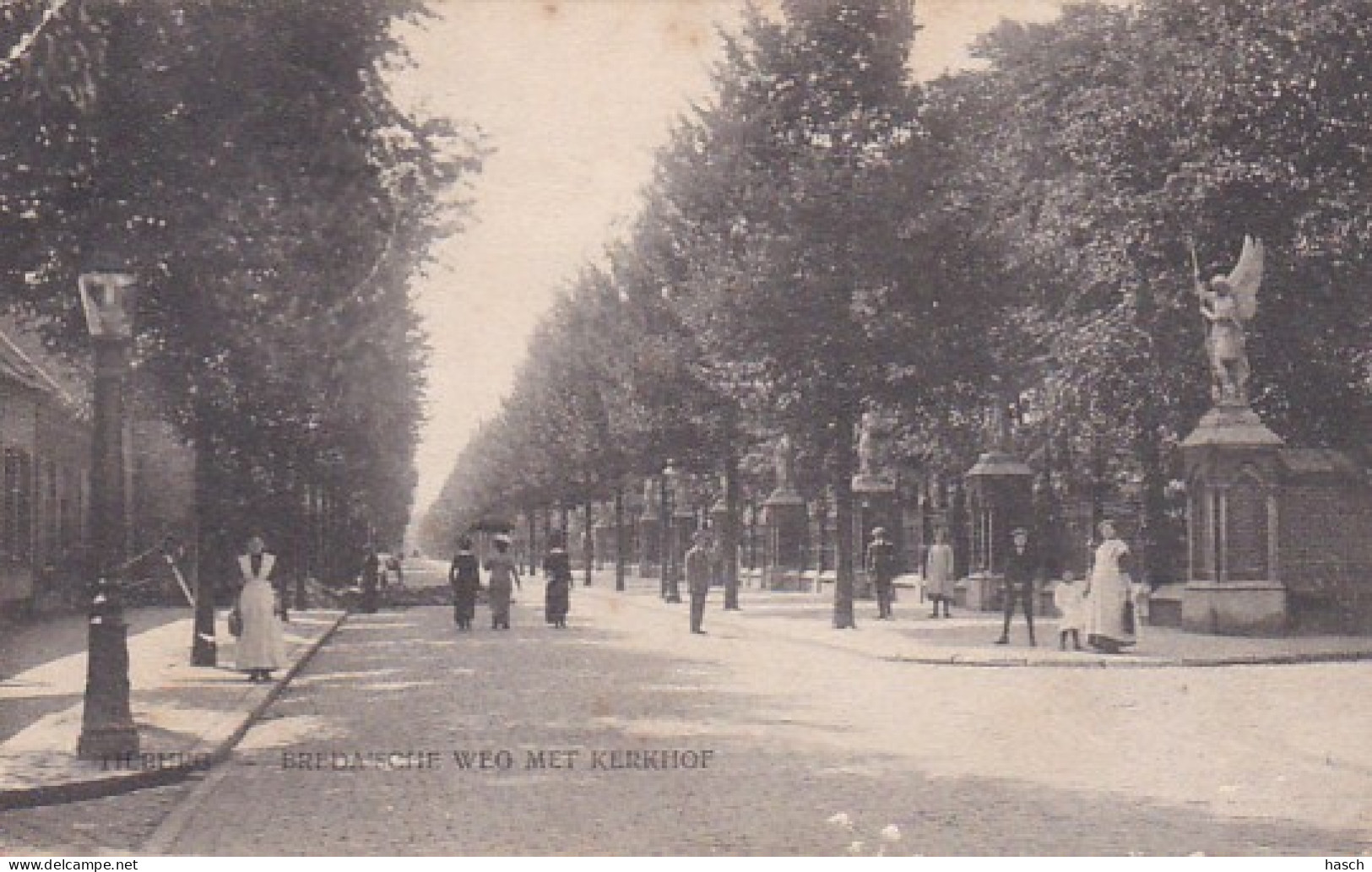 2605 144 Tilburg, Breda’sche Weg Met Kerkhof. (linksboven Een Vouwtje) - Tilburg