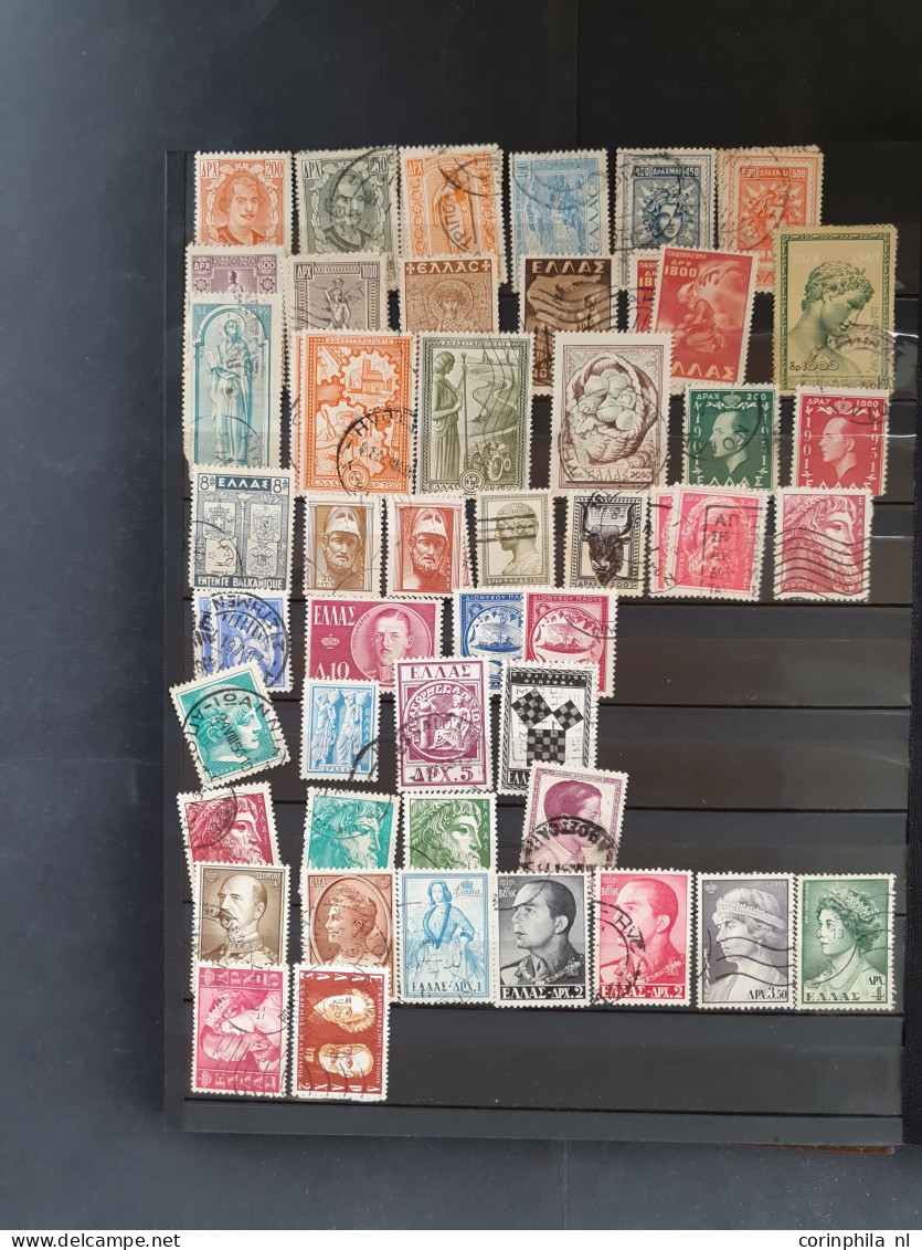 1861/1990 collection with about 40 large Hermes heads, better items, occupied zones, covers etc. in 2 stockbooks