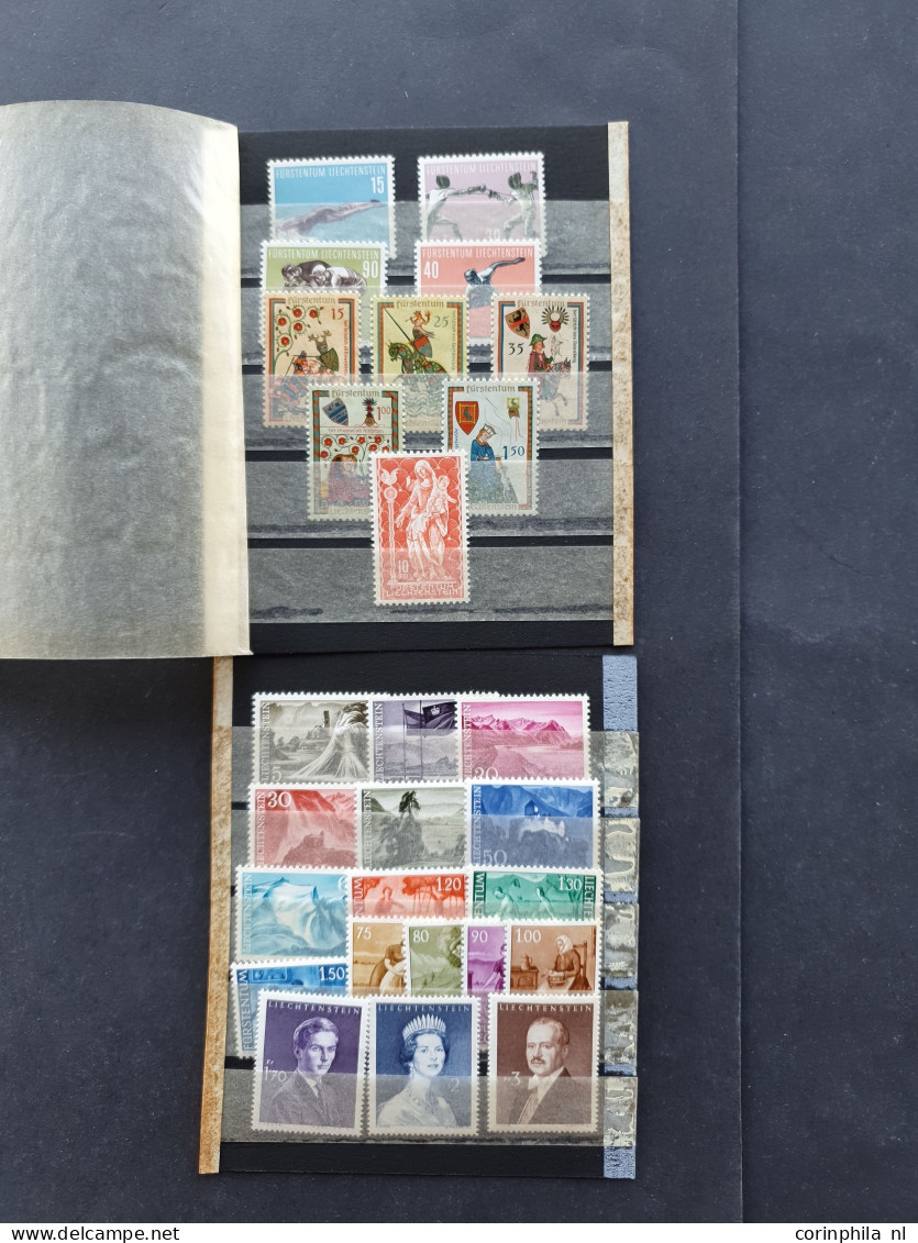 1912/1954c. Collection Used And * With Better Items (airmail) On Album Leaves In Folder - Autres & Non Classés