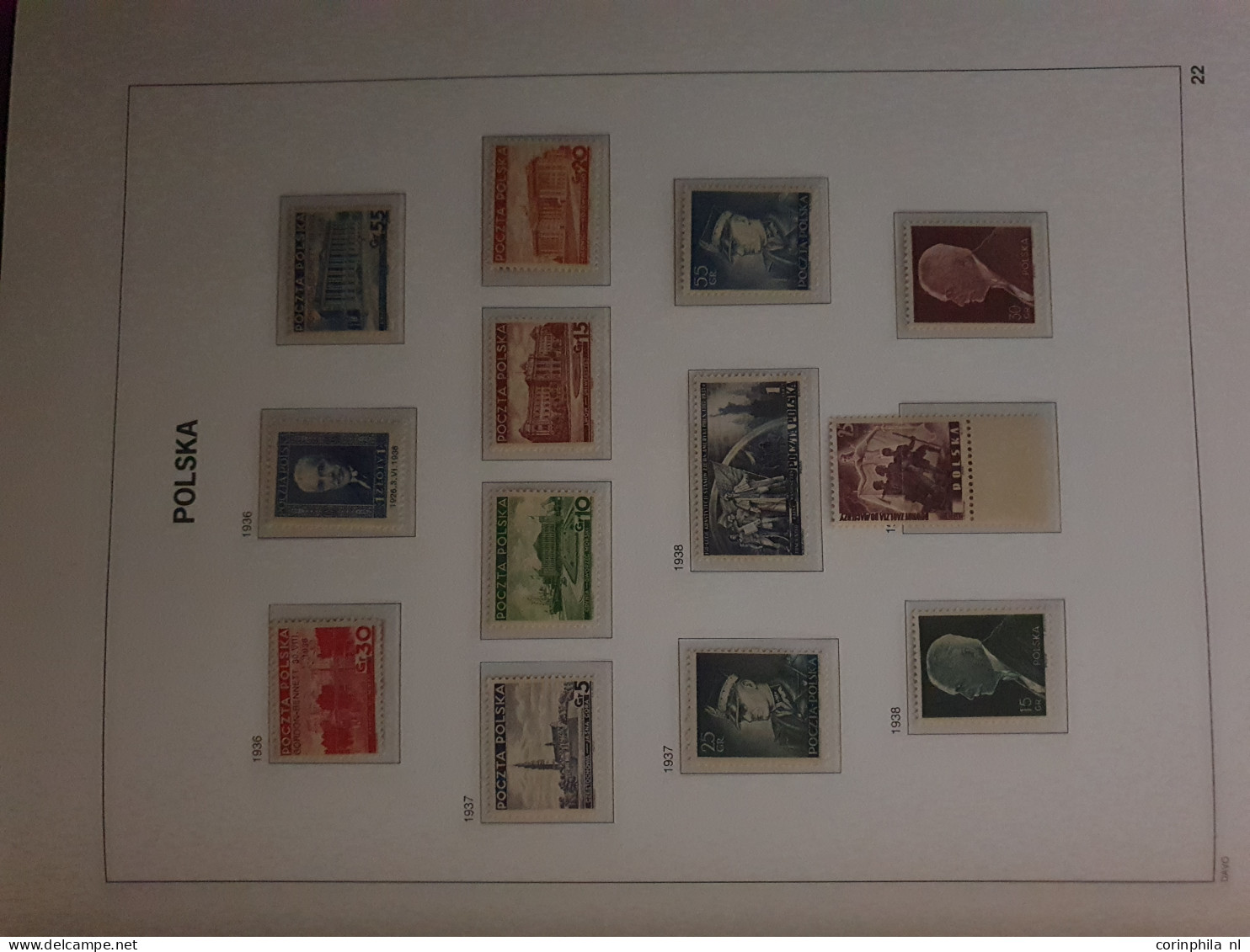 1935-2013, collection almost untirely unmounted mint with some better miniature sheets and face value in 8 Davo albums a