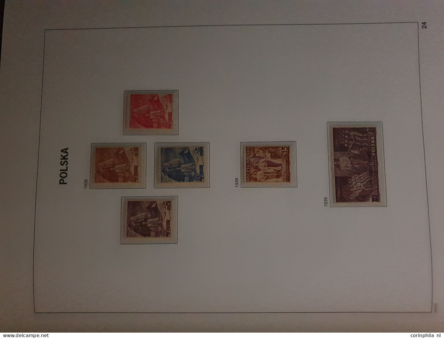 1935-2013, collection almost untirely unmounted mint with some better miniature sheets and face value in 8 Davo albums a