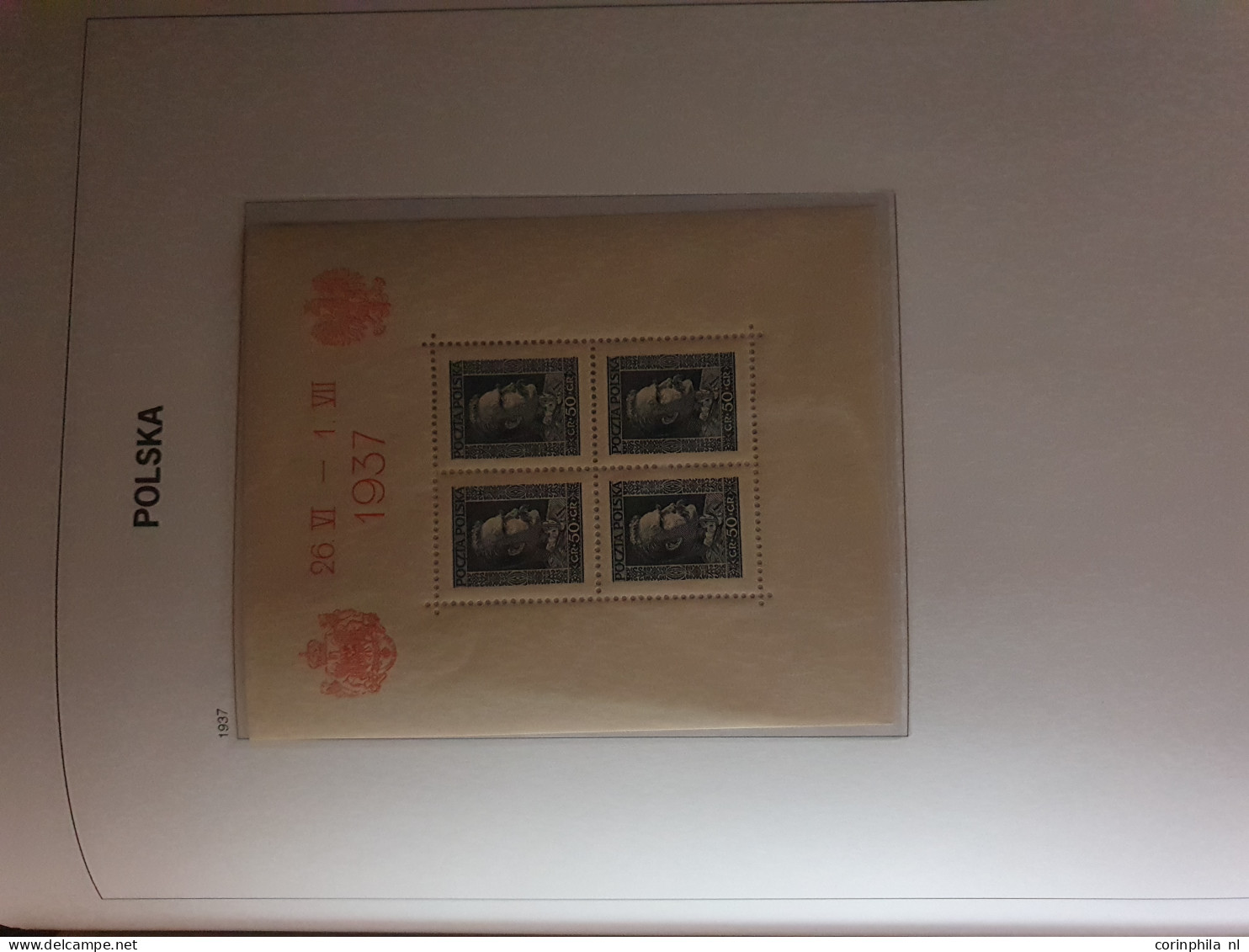 1935-2013, collection almost untirely unmounted mint with some better miniature sheets and face value in 8 Davo albums a