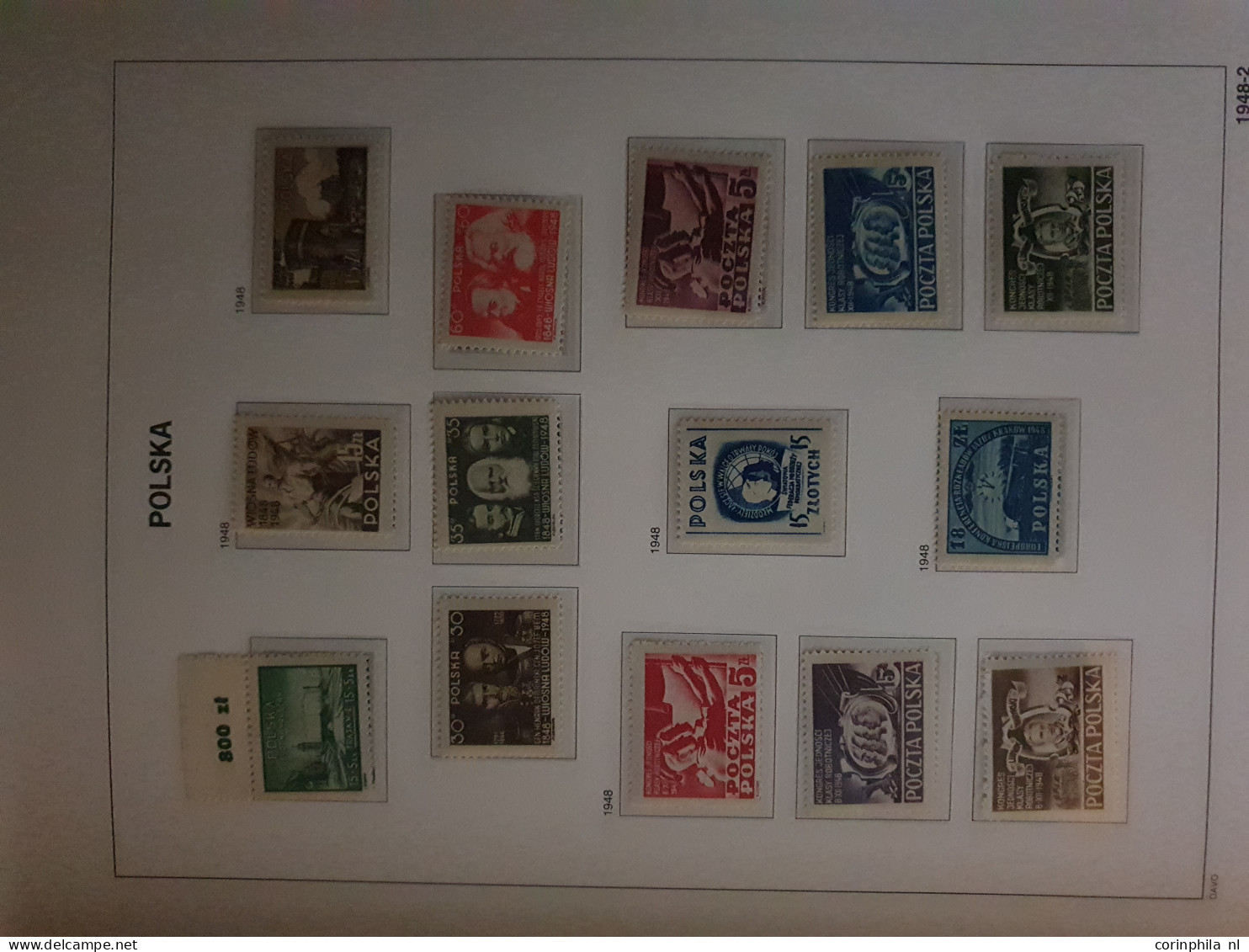 1935-2013, collection almost untirely unmounted mint with some better miniature sheets and face value in 8 Davo albums a