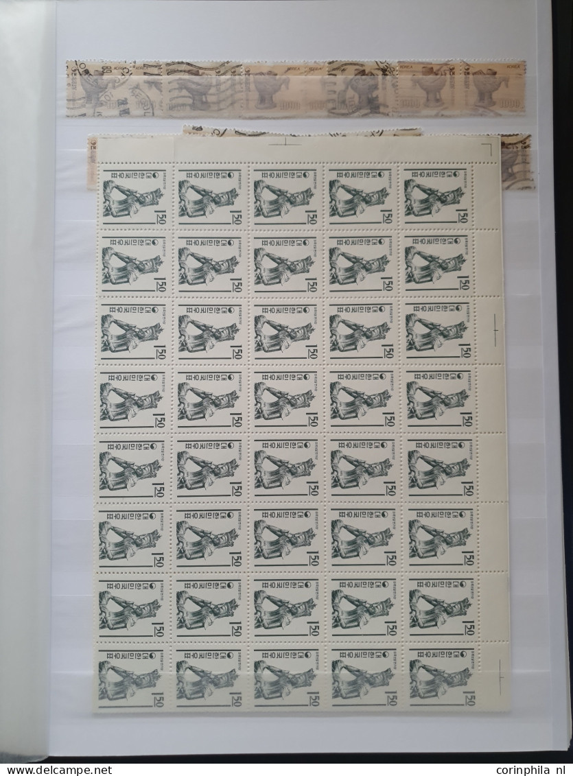 1948 Onwards Stock Mostly ** With A Large Quantity Of Miniature Sheets, Sheet Parts And Complete Sheets With Many Better - Korea, South
