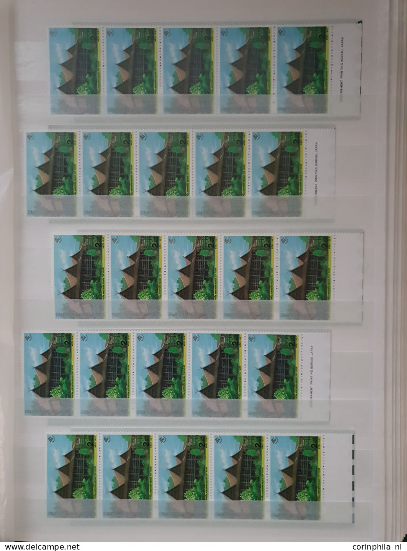 1950c onwards collection */** with approx. 600 booklets, mainly ** in stockbook and box