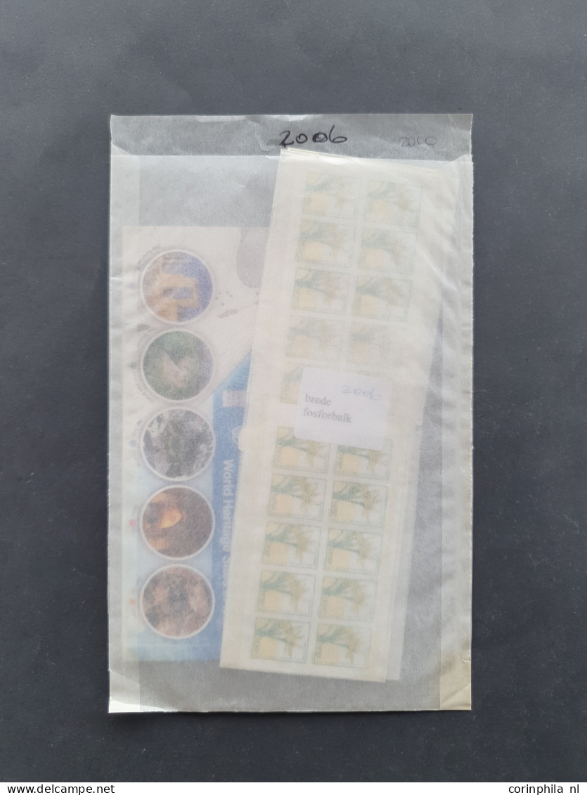 1997/2020, large number of mostly ** off paper stamps, sheetles and booklets sorted in glassine bags, high face value