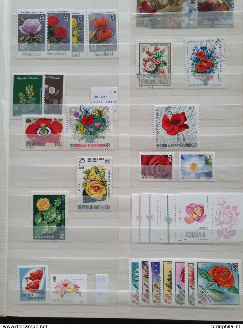 1950-2015 collection Roses (flower) used and */** sorted by country (A-Z) including booklets in 4  stockbooks and 2 enve